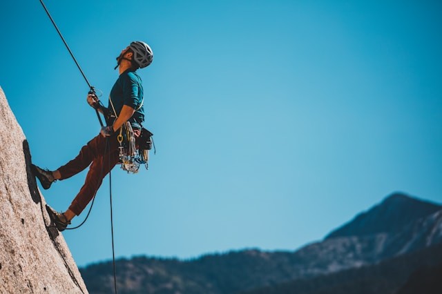 Arrampicata esperienziale (teamwork e fiducia)
